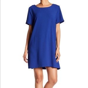 Bobeau short sleeved crepe shift dress